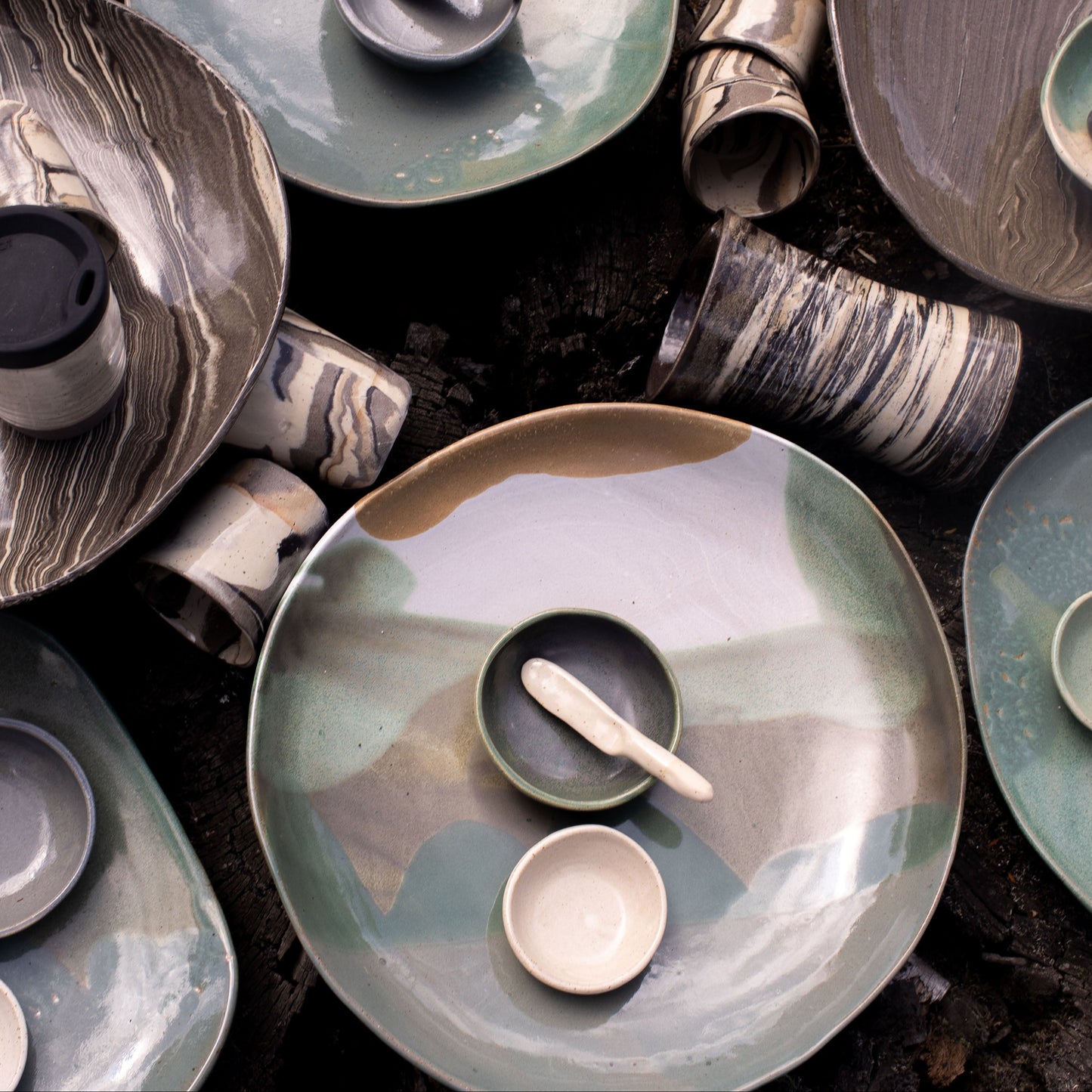 Flow Footed Platter 01