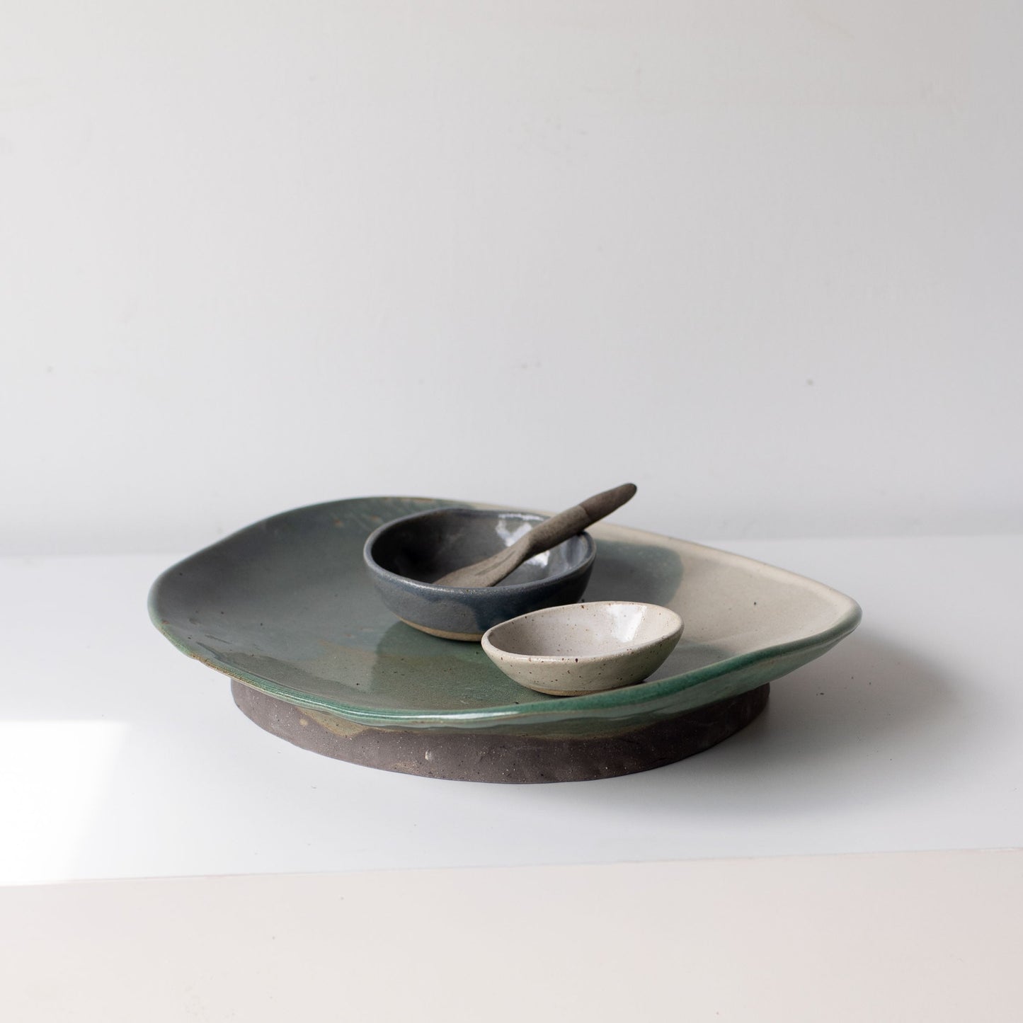 Flow Footed Platter 03