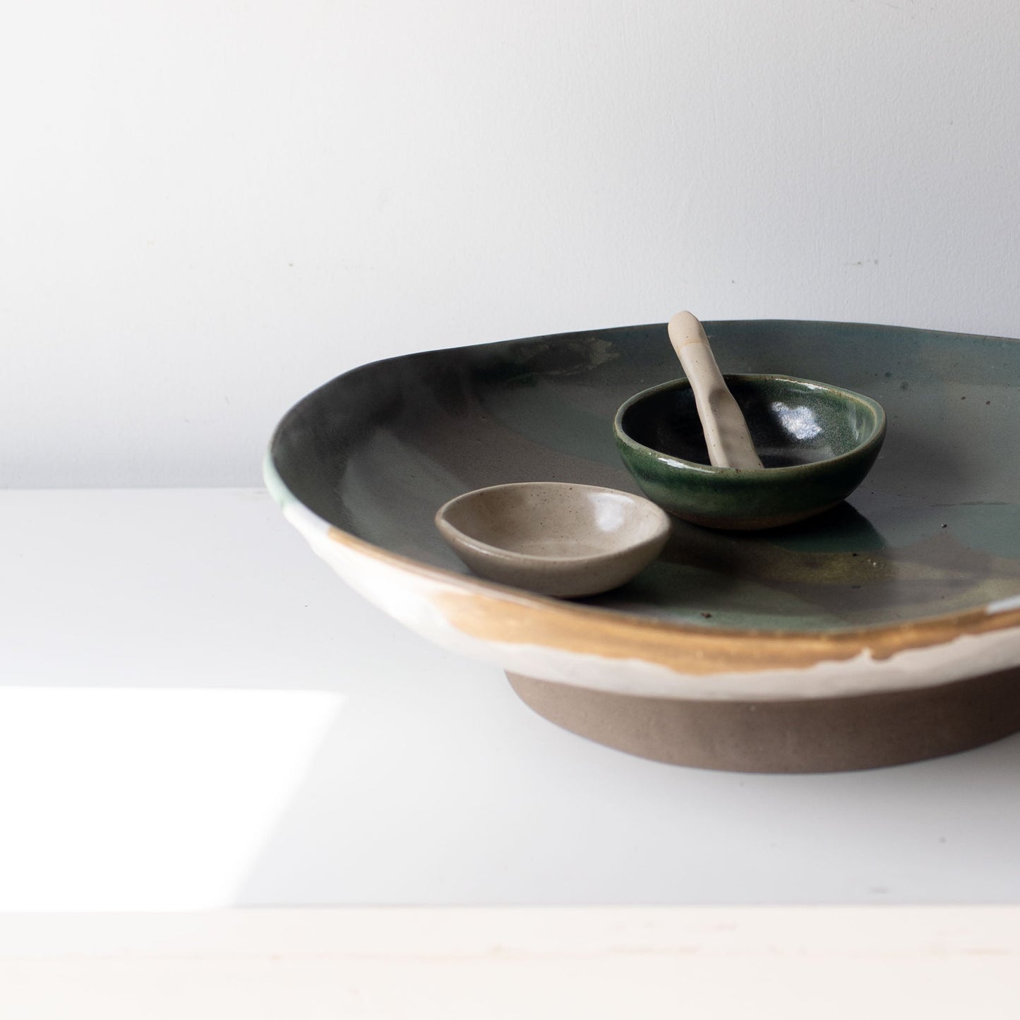 Flow Footed Platter 01