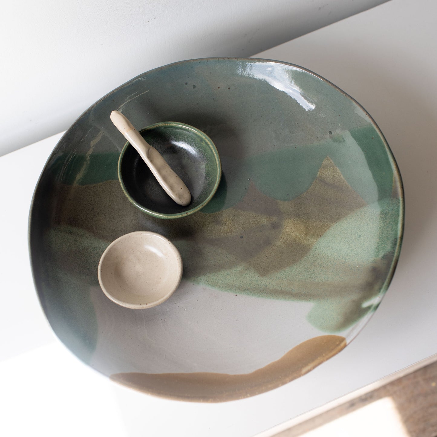 Flow Footed Platter 01