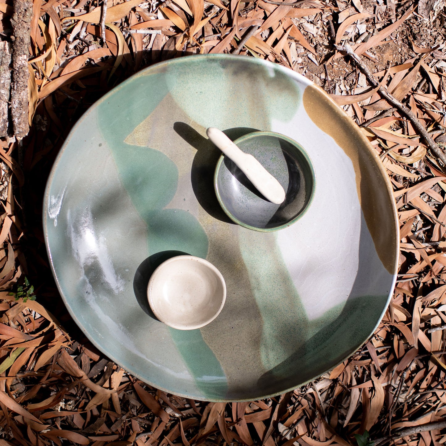 Flow Footed Platter 01