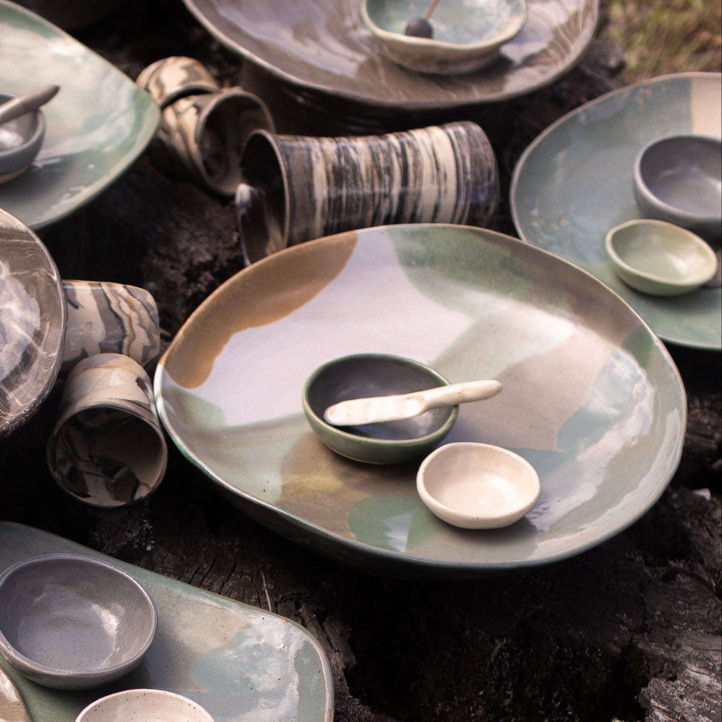 Flow Footed Platter 01