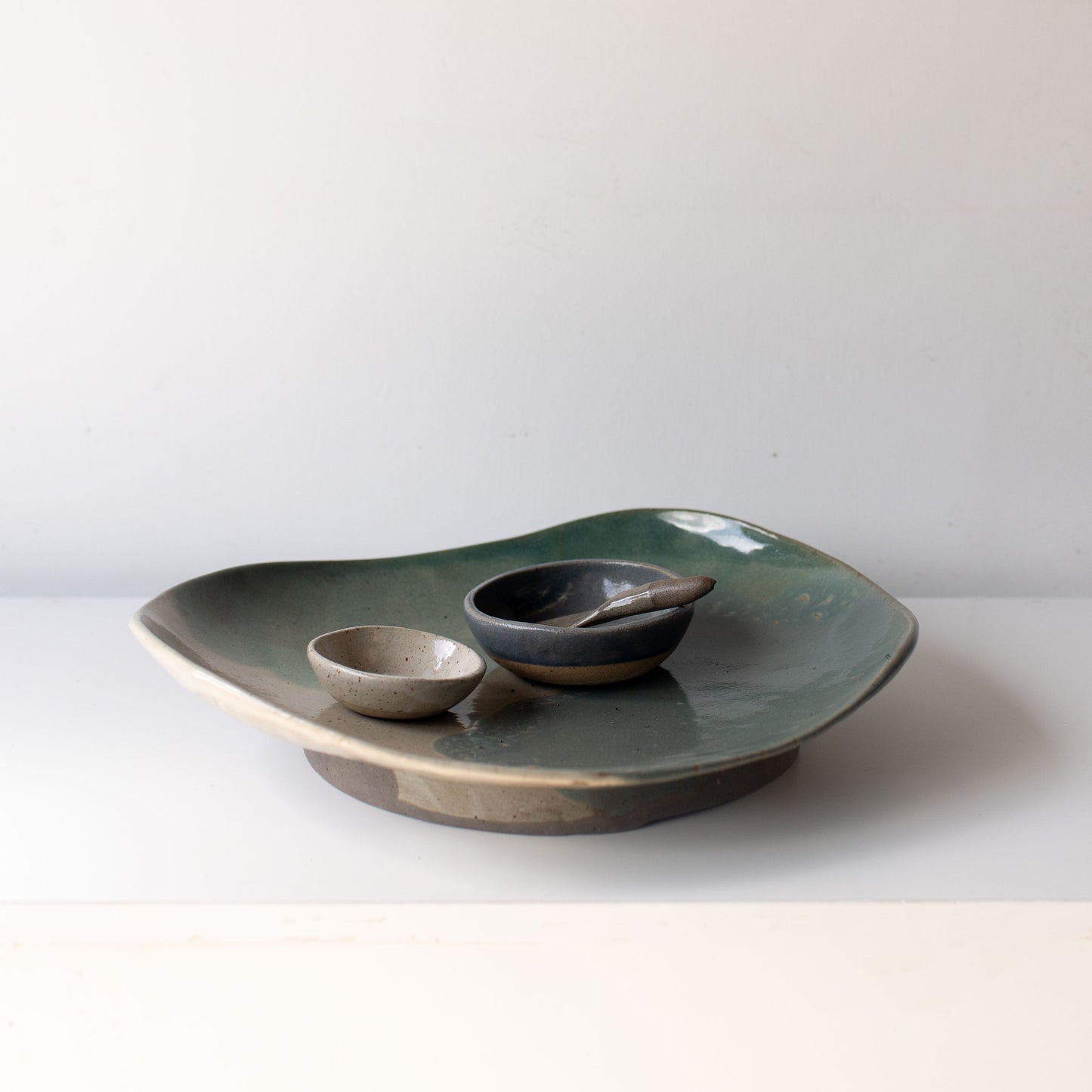 Flow Footed Platter 02