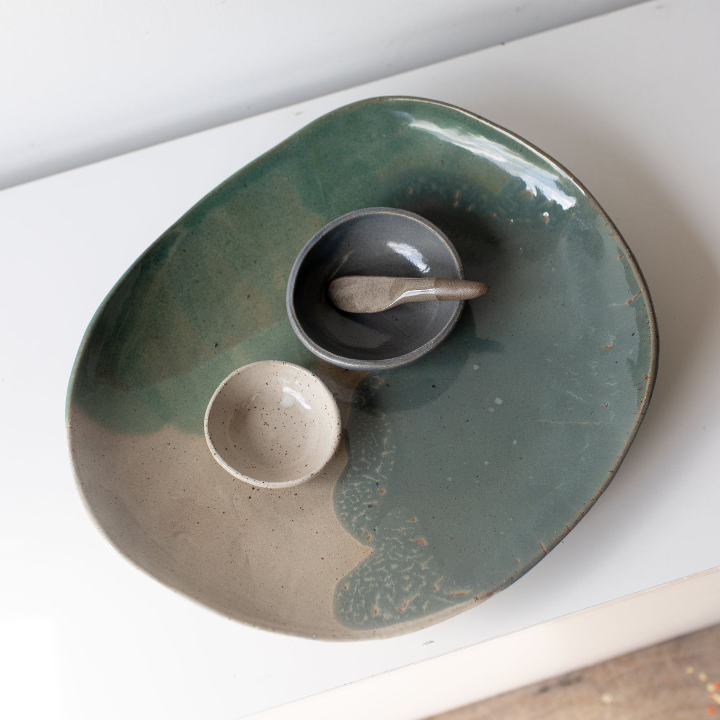 Flow Footed Platter 02