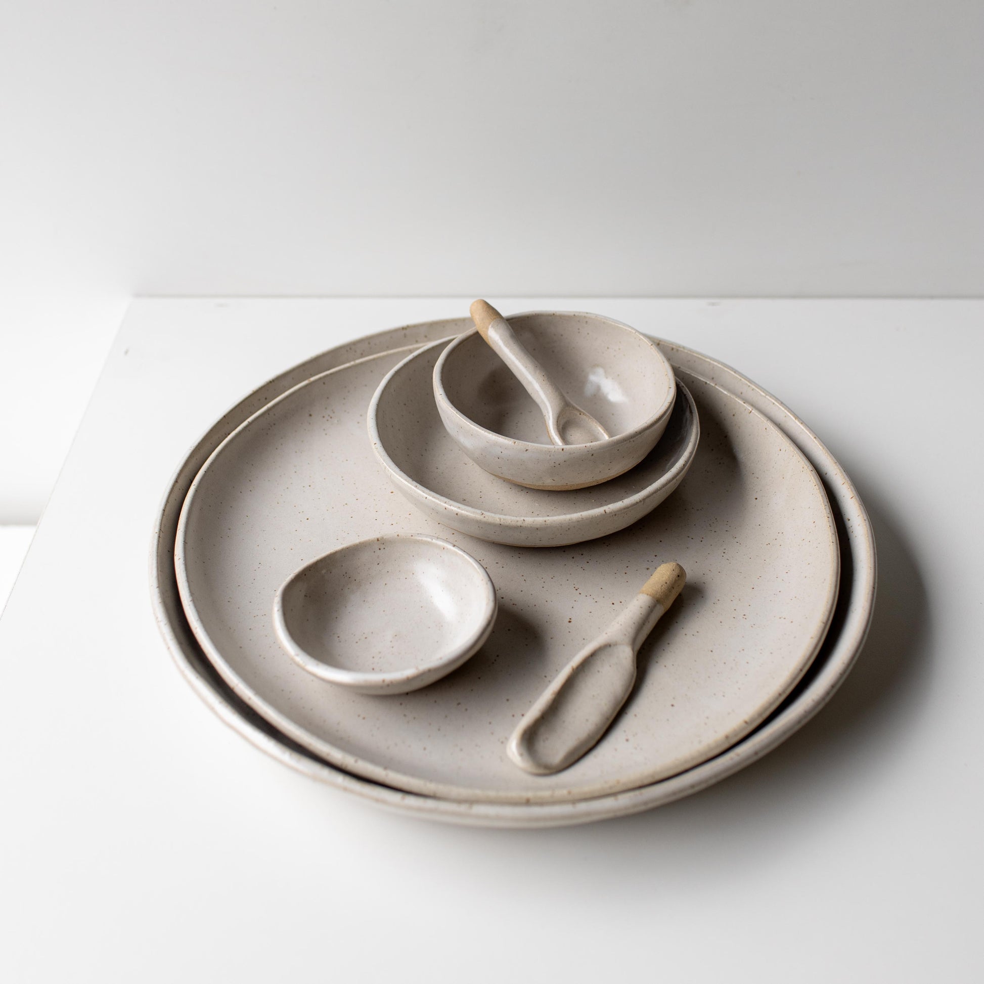 Lil_Ceramics_Everyday_Tableware_Platter_Boxed_Set_Handmade_in_Auckland_New_Zealand-2